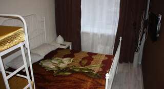 Гостиница Аврора Мини-Отель Екатеринбург Двухместный номер с большой кроватью и спальным местом на двухъярусной кровати-7