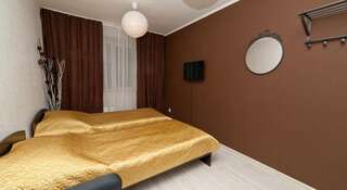 Гостиница Аврора Мини-Отель Екатеринбург Номер с 2 отдельными кроватями и двухъярусной кроватью-3