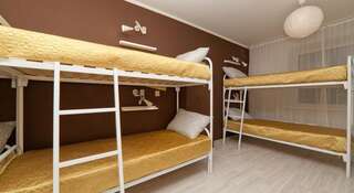 Гостиница Аврора Мини-Отель Екатеринбург Кровать в общем номере для мужчин и женщин с 8 кроватями-2