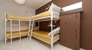 Гостиница Аврора Мини-Отель Екатеринбург Кровать в общем номере для мужчин и женщин с 8 кроватями-3
